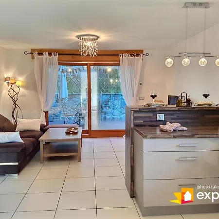 Appartement De 50m2 Pour 2 Personnes - Terrasse Et Balcon *